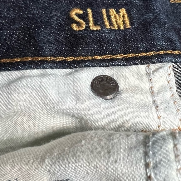 American Eagle Outfitters Slim Jeans 98% Cotton 2% Spandex  Size 32/34 - Picture 8 of 10